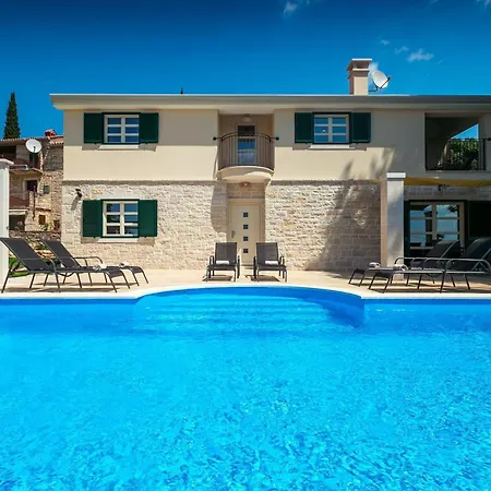 Lisa Vikendica Porec